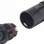 APsystems 3-wire AC connector male